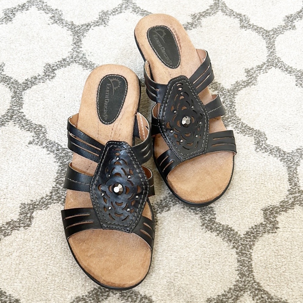 Earth origins “Gina” wedge sandals